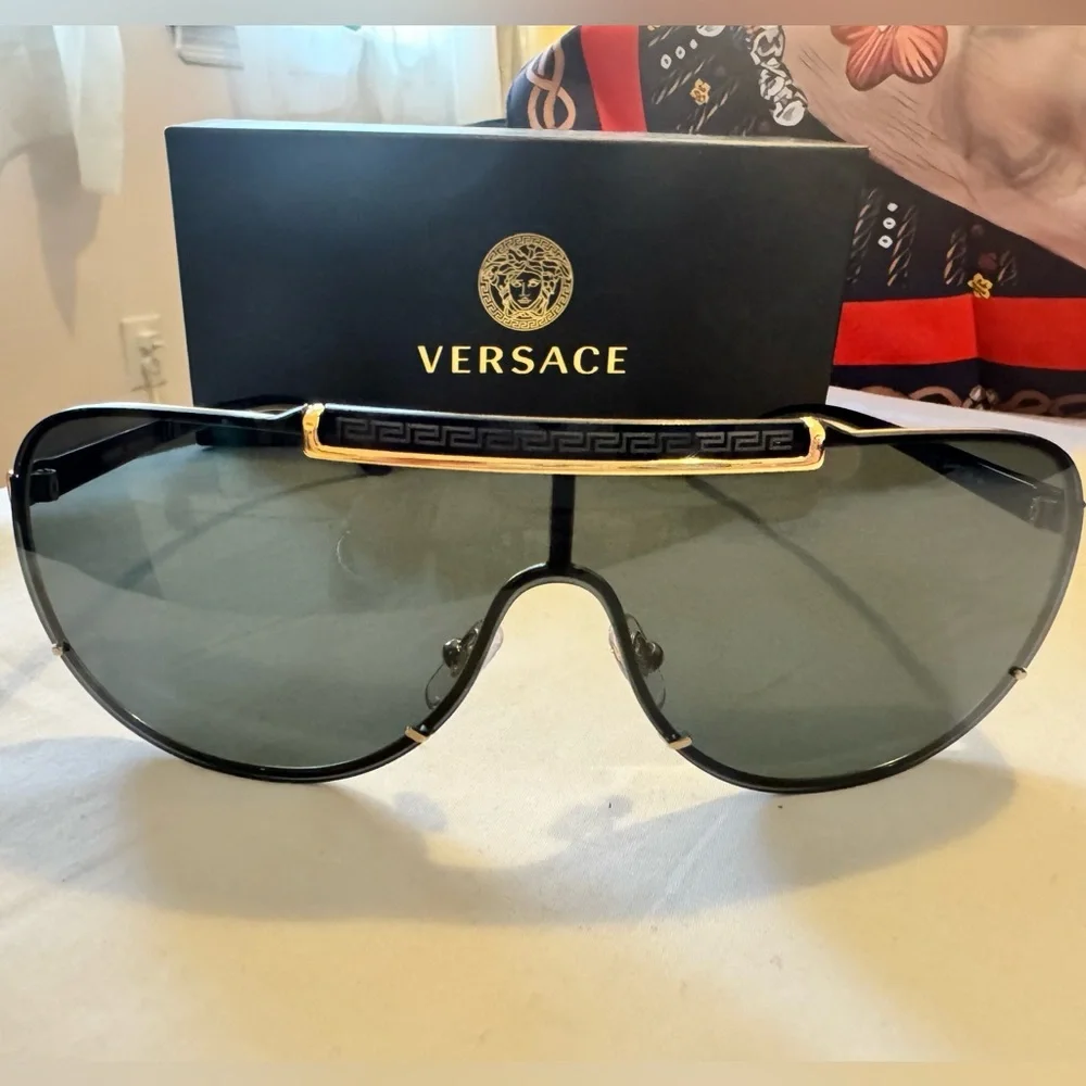 Versace VE2140 Shield Sunglasses – Gold/Black – Authentic, With Box & Papers - Picture 3 of 9